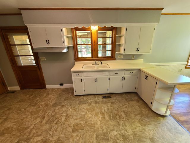 889 W main Street, Piggott, AR 72454