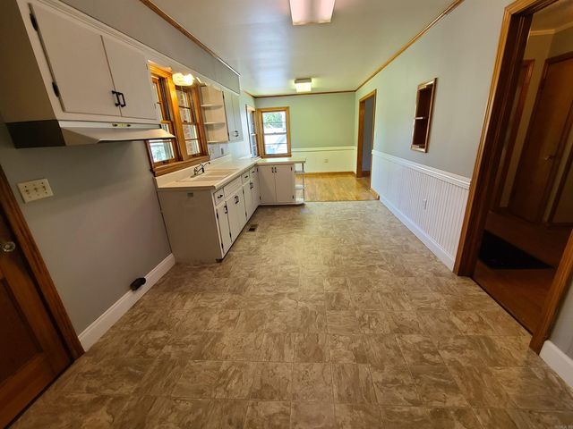 889 W main Street, Piggott, AR 72454