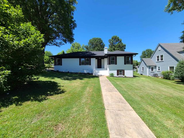 889 W main Street, Piggott, AR 72454
