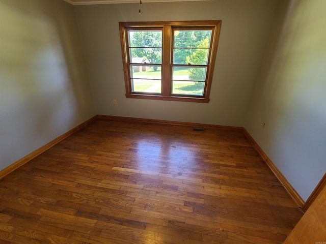 889 W main Street, Piggott, AR 72454