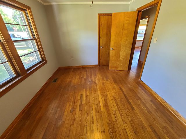 889 W main Street, Piggott, AR 72454