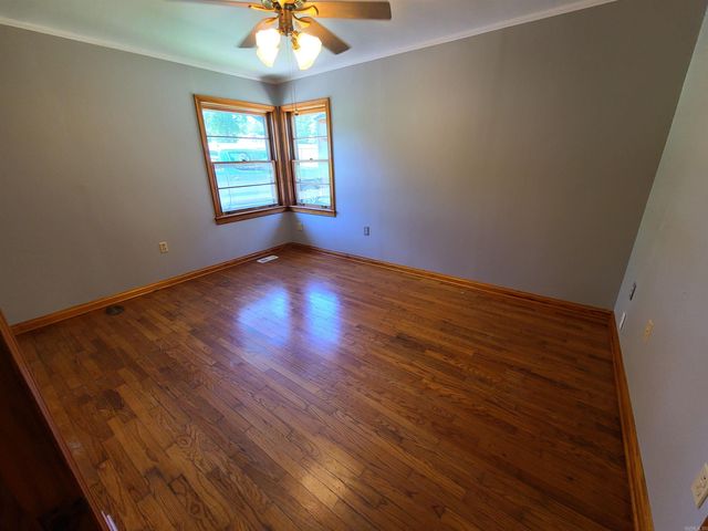 889 W main Street, Piggott, AR 72454
