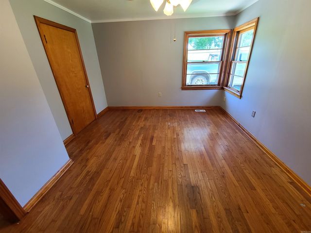 889 W main Street, Piggott, AR 72454