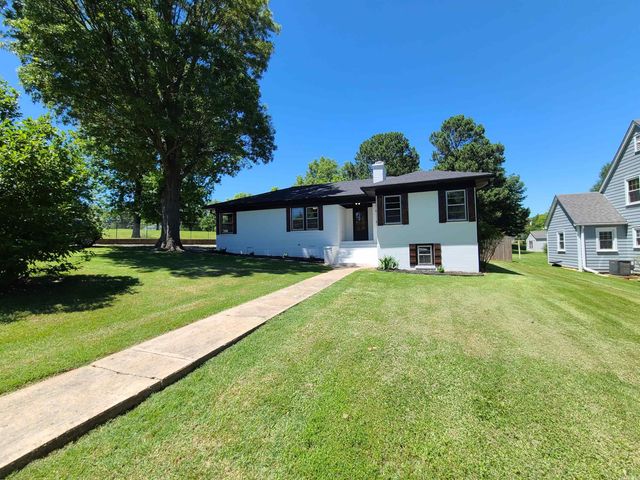 889 W main Street, Piggott, AR 72454