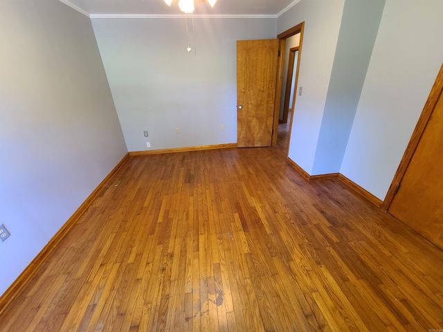 889 W main Street, Piggott, AR 72454