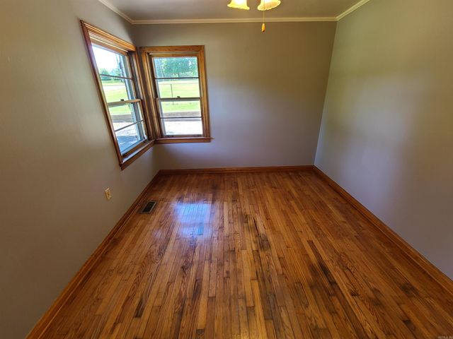 889 W main Street, Piggott, AR 72454