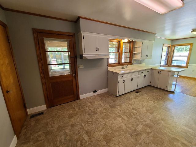 889 W main Street, Piggott, AR 72454