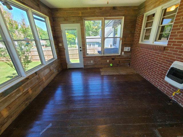 889 W main Street, Piggott, AR 72454