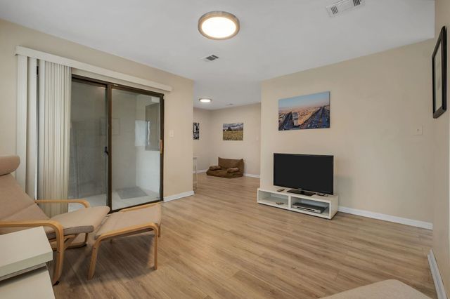 1309 Airport Dr Apt C7, Tallahassee, FL 32304