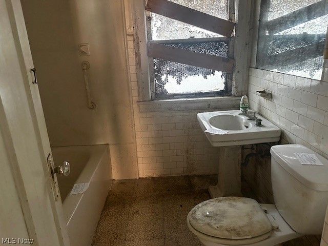 2239 Barrington Road, University Heights, OH 44118