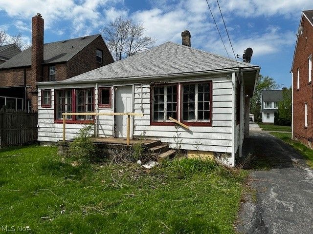 2239 Barrington Road, University Heights, OH 44118