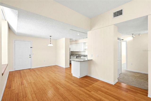701 MIRROR LAKE DRIVE N 202, St Petersburg, FL 33701