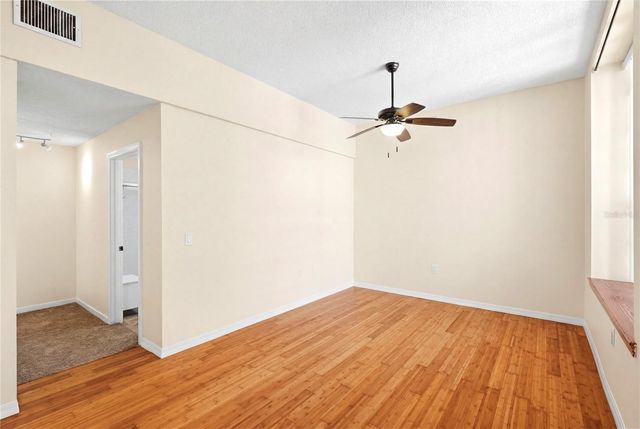 701 MIRROR LAKE DRIVE N 202, St Petersburg, FL 33701
