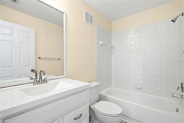 701 MIRROR LAKE DRIVE N 202, St Petersburg, FL 33701
