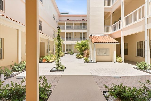 701 MIRROR LAKE DRIVE N 202, St Petersburg, FL 33701