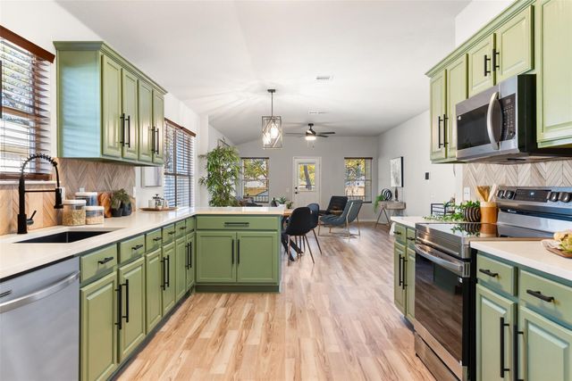 5129 English Glade DR, Austin, TX 78724