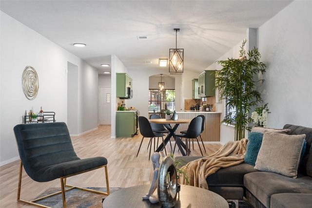 5129 English Glade DR, Austin, TX 78724