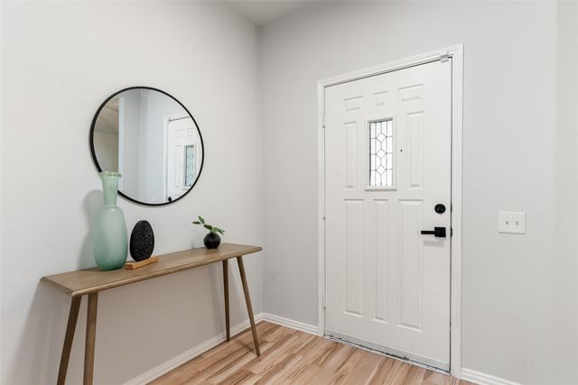 5129 English Glade DR, Austin, TX 78724