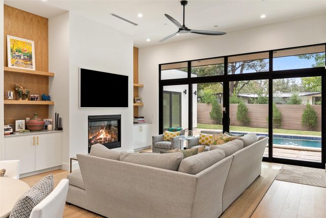 304 Blue Ridge TRL, Austin, TX 78746