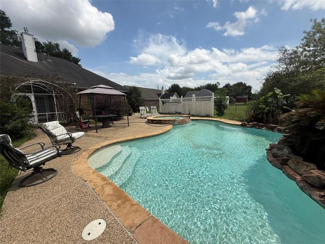 21719 Mueschke Road, Tomball, TX 77377