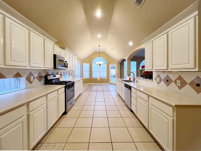 3331 Double Lake Drive, Missouri City, TX 77459