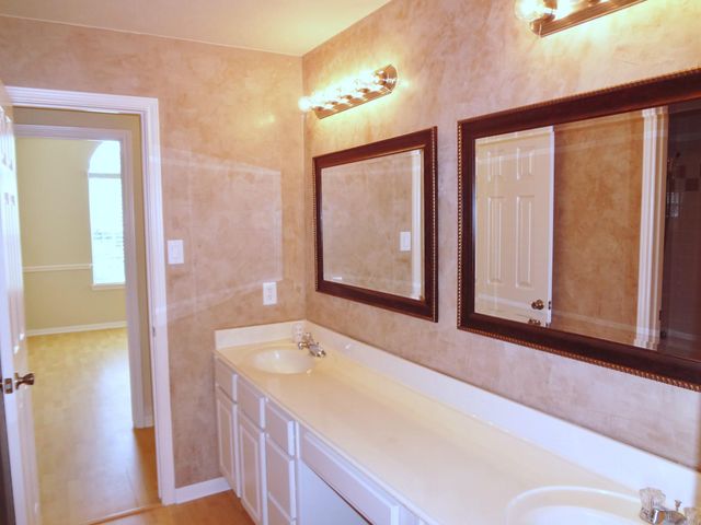 3331 Double Lake Drive, Missouri City, TX 77459