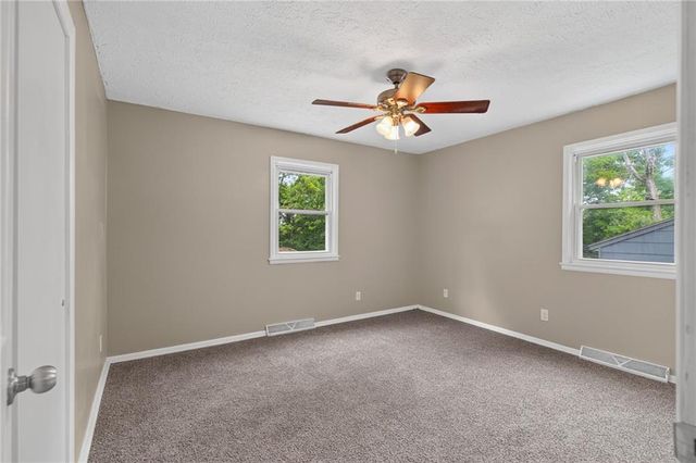 14900 Bellaire Avenue, Grandview, MO 64030