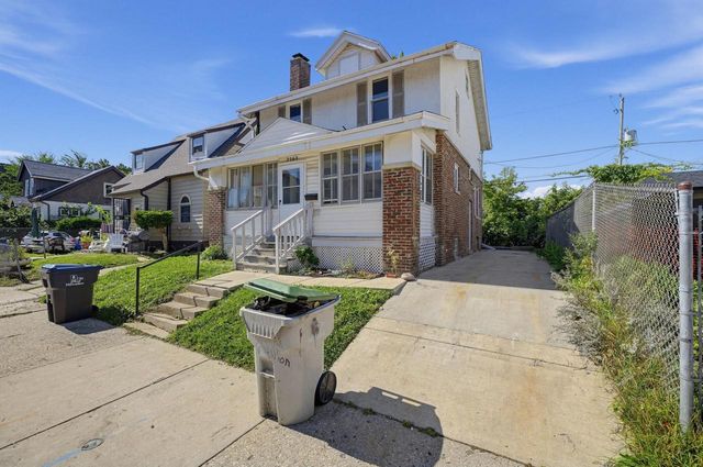 2563 N Hubbard STREET, Milwaukee, WI 53212