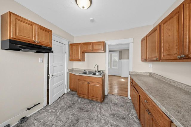2563 N Hubbard STREET, Milwaukee, WI 53212
