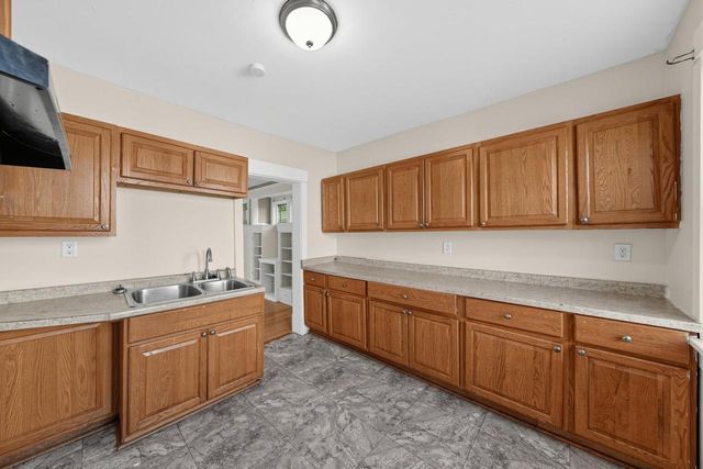 2563 N Hubbard STREET, Milwaukee, WI 53212