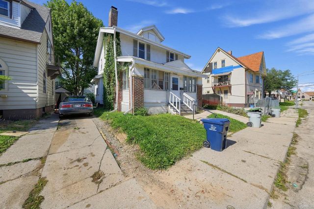 2563 N Hubbard STREET, Milwaukee, WI 53212