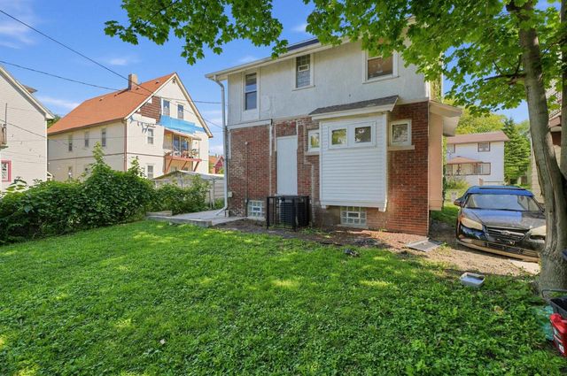 2563 N Hubbard STREET, Milwaukee, WI 53212