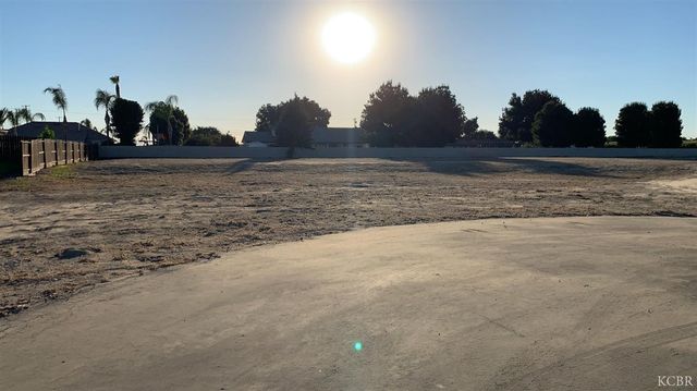 8562 Serrano Avenue, Hanford, CA 93230