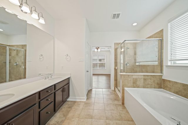 322 Lake Rim Drive, Rosenberg, TX 77469