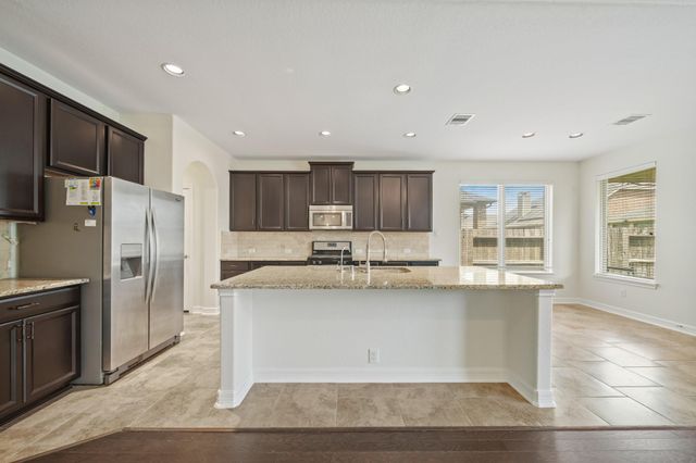 322 Lake Rim Drive, Rosenberg, TX 77469