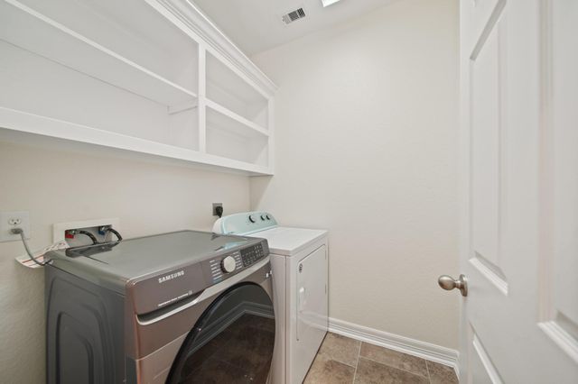 322 Lake Rim Drive, Rosenberg, TX 77469