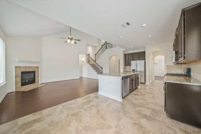 322 Lake Rim Drive, Rosenberg, TX 77469