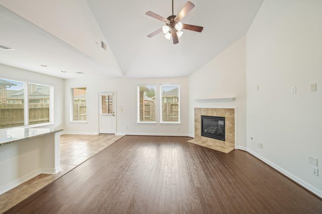 322 Lake Rim Drive, Rosenberg, TX 77469