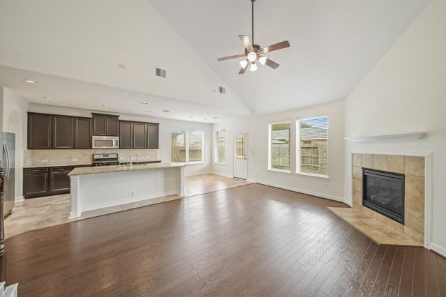 322 Lake Rim Drive, Rosenberg, TX 77469