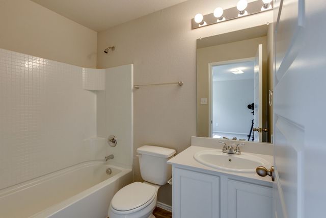 111 Rock Creek Lane, Terrell, TX 75160
