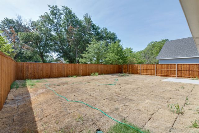 111 Rock Creek Lane, Terrell, TX 75160