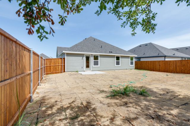 111 Rock Creek Lane, Terrell, TX 75160