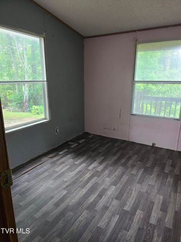 2242 Divide Road, Mountain City, TN 37683