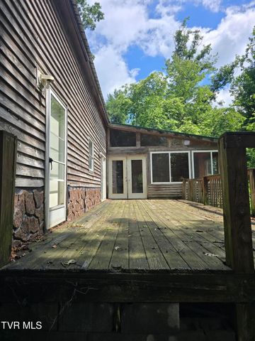 2242 Divide Road, Mountain City, TN 37683