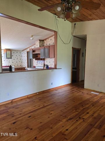 2242 Divide Road, Mountain City, TN 37683