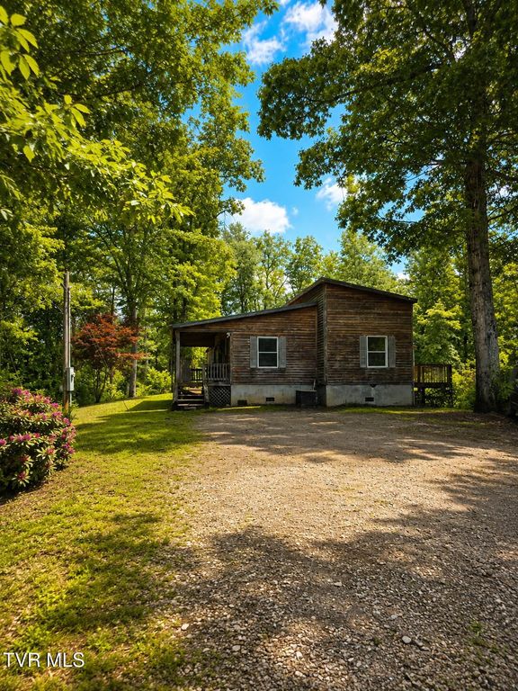2242 Divide Road, Mountain City, TN 37683