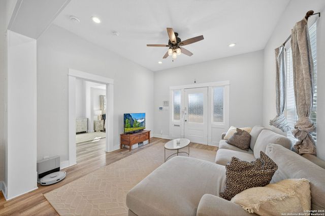 226 Saint John, San Antonio, TX 78202