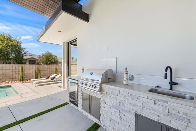 3 Siena Vista Court, Rancho Mirage, CA 92270