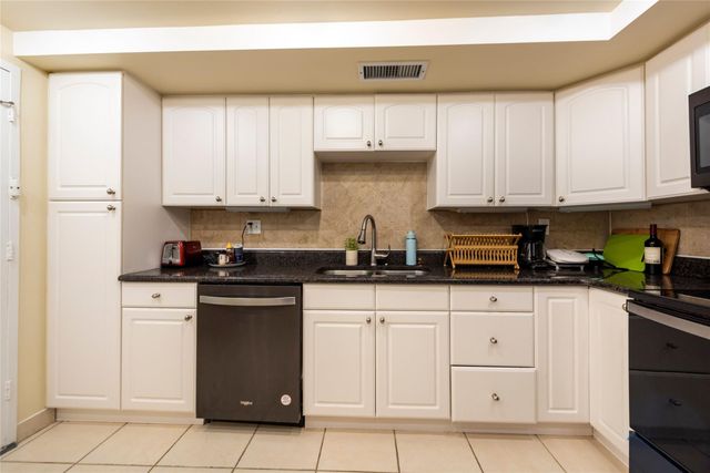 1600 S Ocean Drive 8H, Hollywood, FL 33019