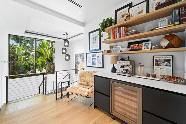 8625 NE 10th Ave, Miami, FL 33138